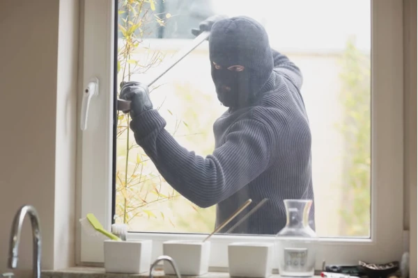 Cum îmi Protejez Casa cu Geamuri Termopan Antifurt ?